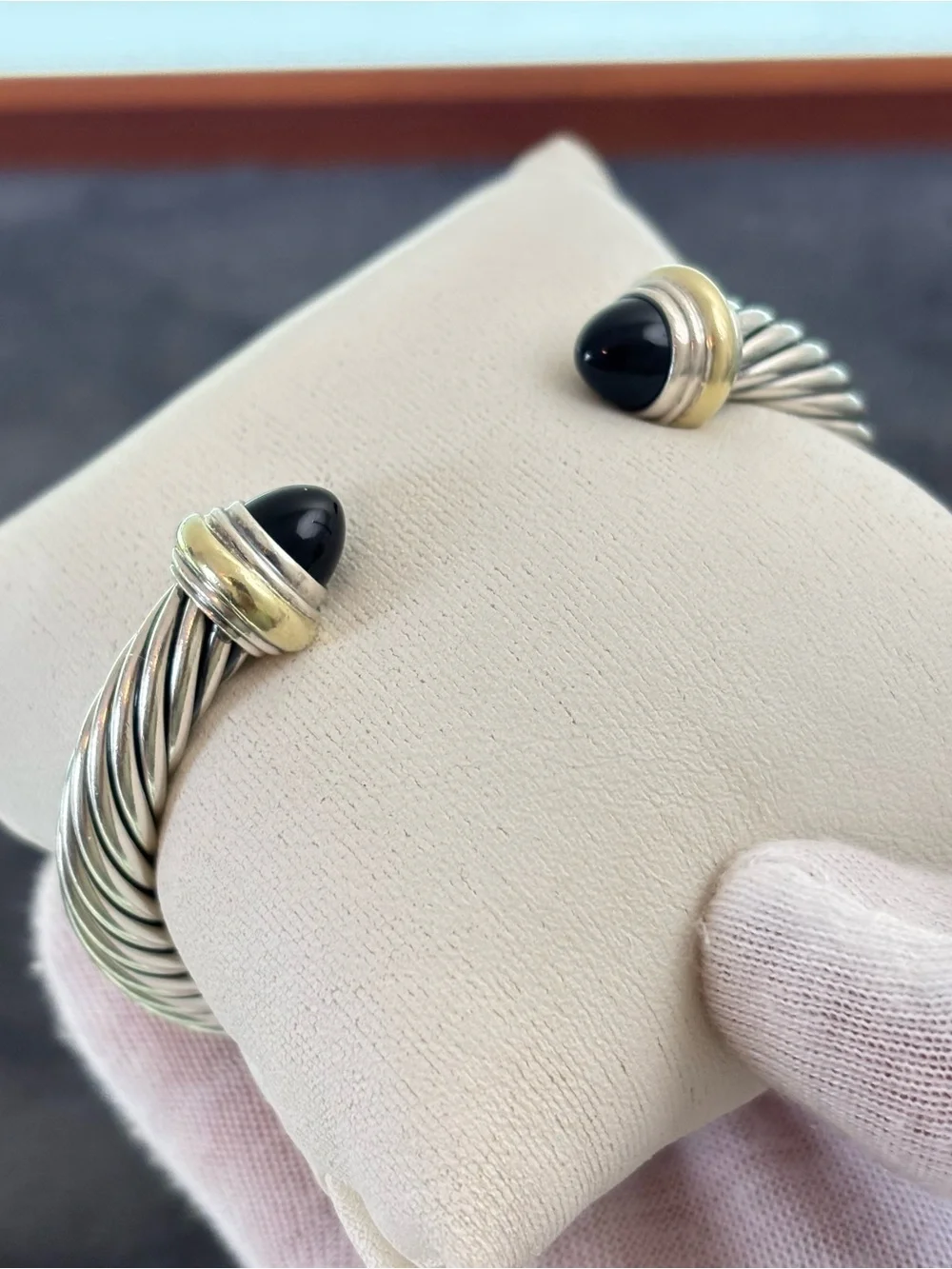 David Yurman 925 & 14k Gold 7mm Cable Cuff with Black Onyx-Medium - Picture 9 of 9